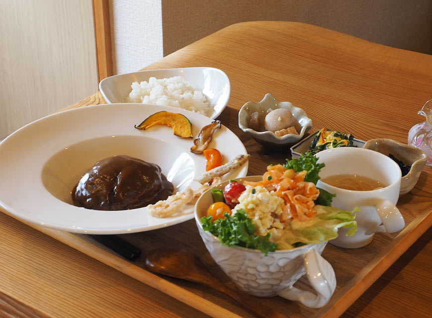 煮込みハンバーグセット