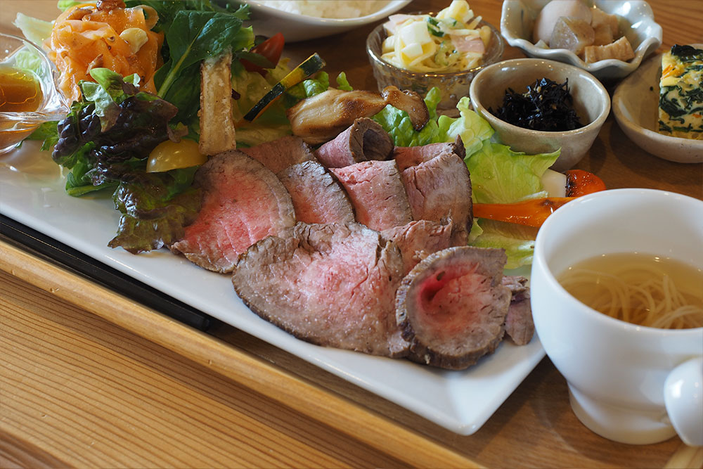 ローストビーフ仕立てサラダ